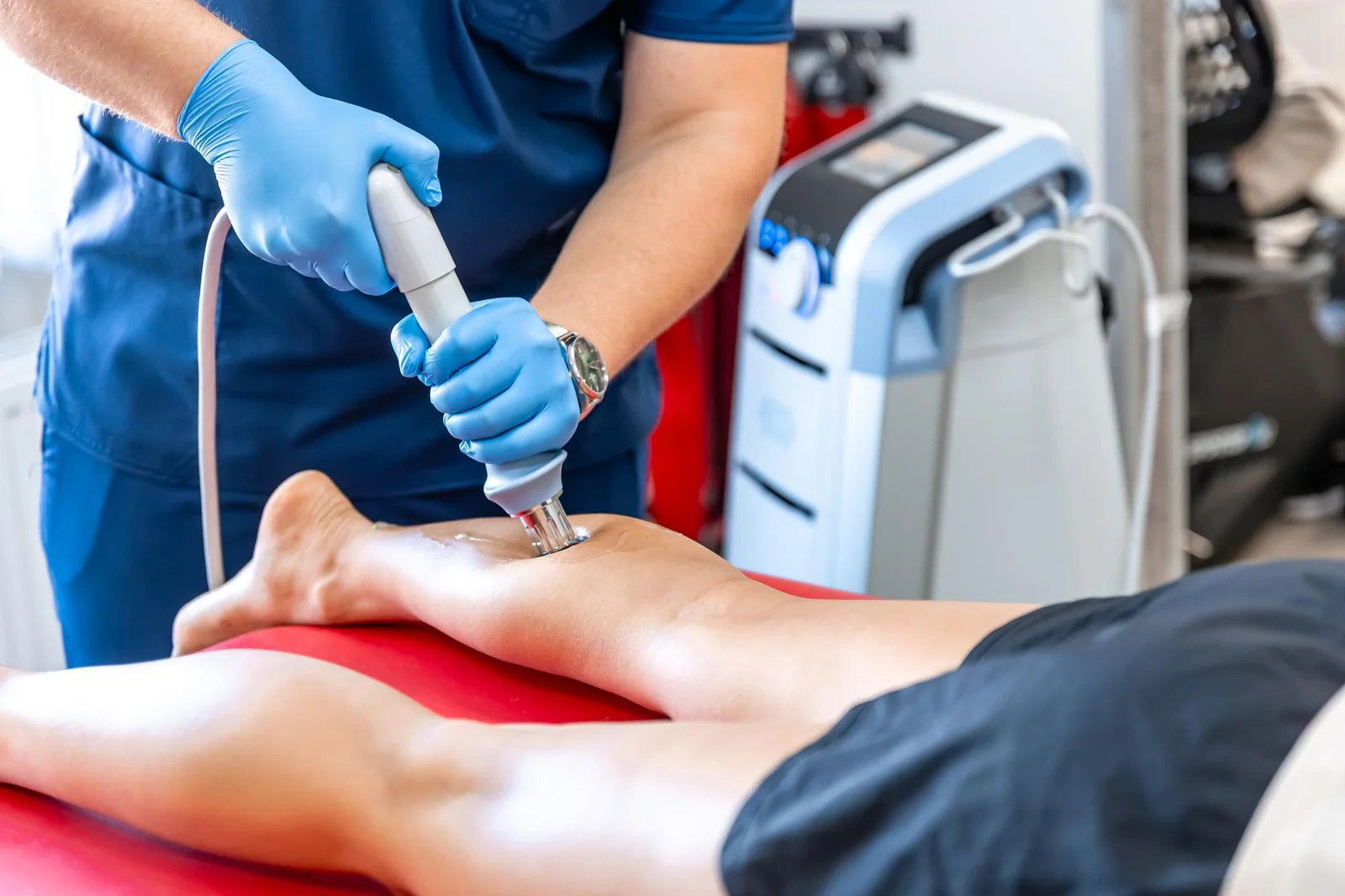 Plantar fasciitis treatment with shockwave therapy (EPAT) at True Health Chiropractic in Lombard, IL